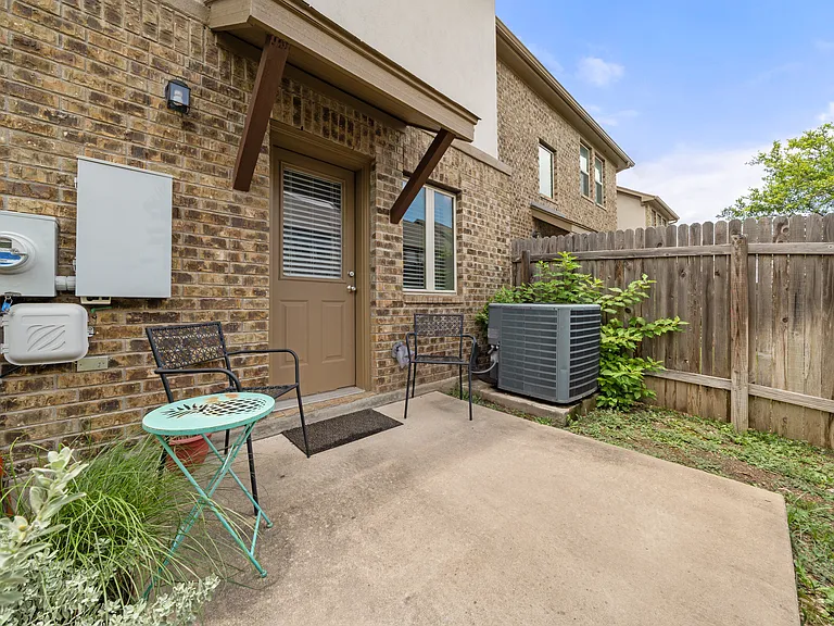 2214 S Lakeline Blvd — Photo 28