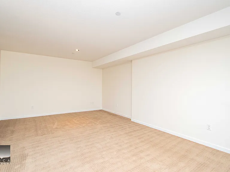 3750 Edgemont Blvd — Photo 10