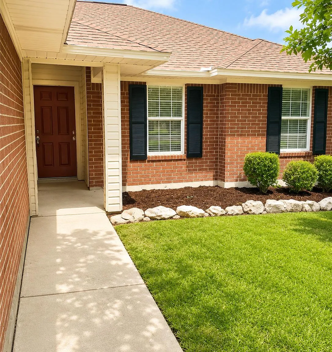 4 bed, 2.0 bath, 1375 sqft, $1,800 — Photo 1
