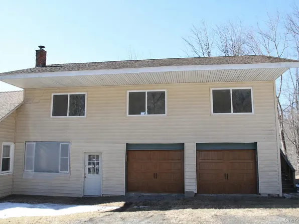 11 John Taylor Dr #A, Rosendale, NY 12472