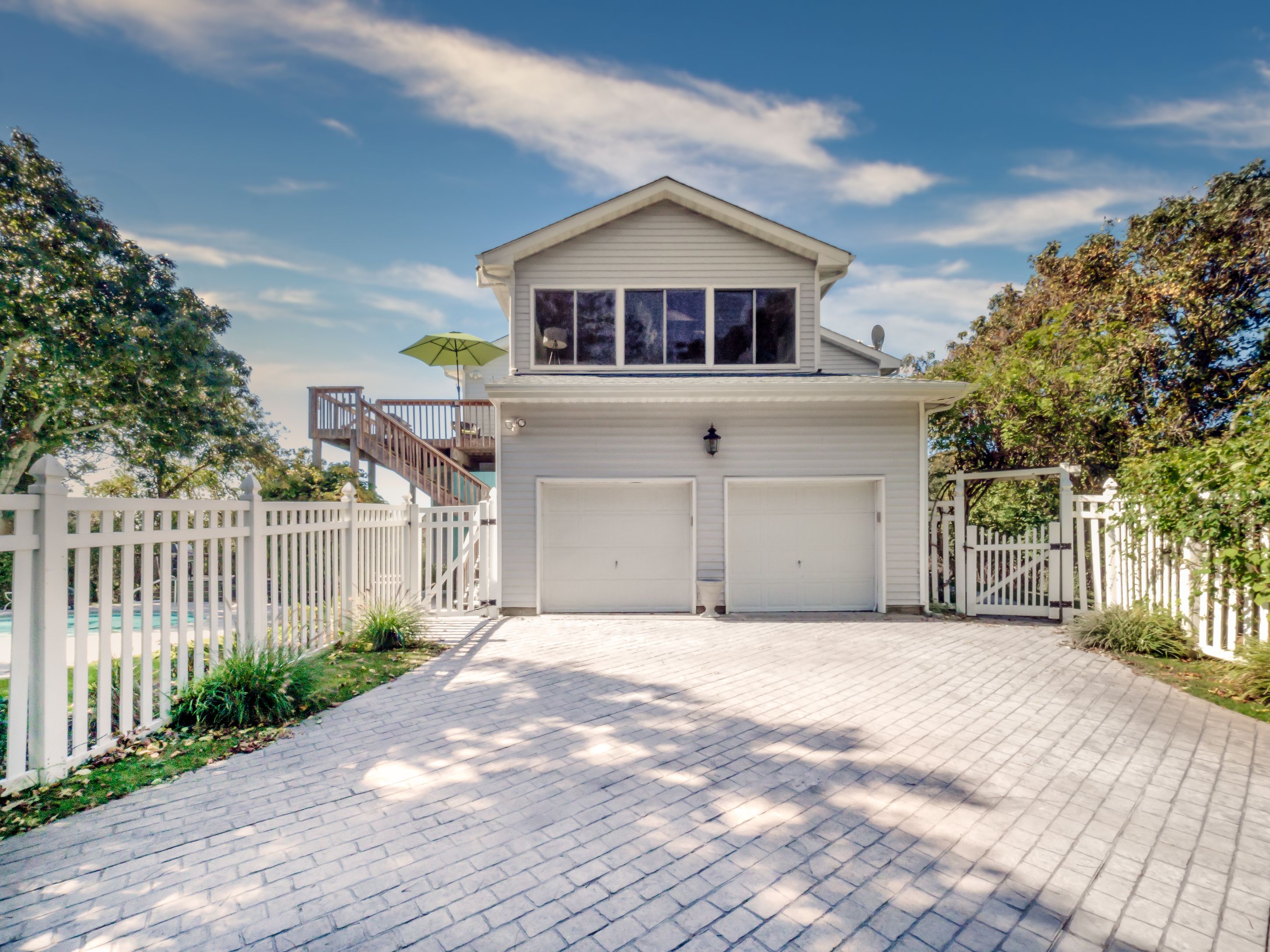 2 Clearview Dr, Montauk, NY 11954 Out East