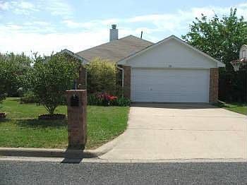 2nd image of 814 Azalea Ct