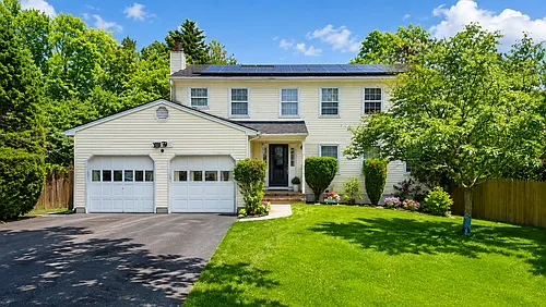 1085 Vaughn Ave Photo 1