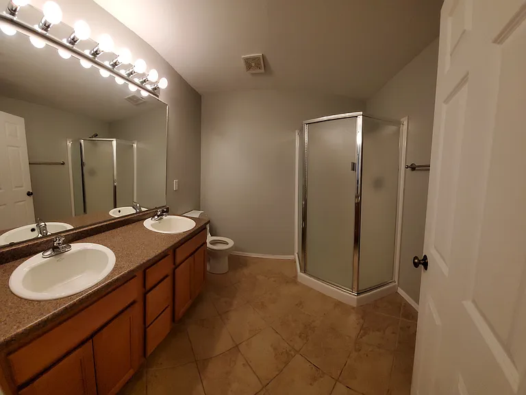 2614 S Judkins St — Photo 3