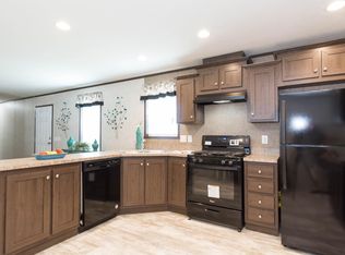 39324 Island Dr, New Boston, MI 48164