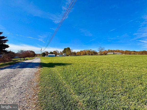 2nd image of Country Breeze Dr