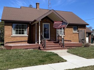 405 W Green St, Fox Lake, WI 53933