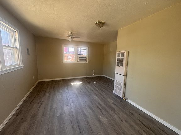 2nd image of 907 S Alabama St