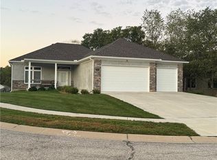 1925 Carter Ct, Liberty, MO 64068