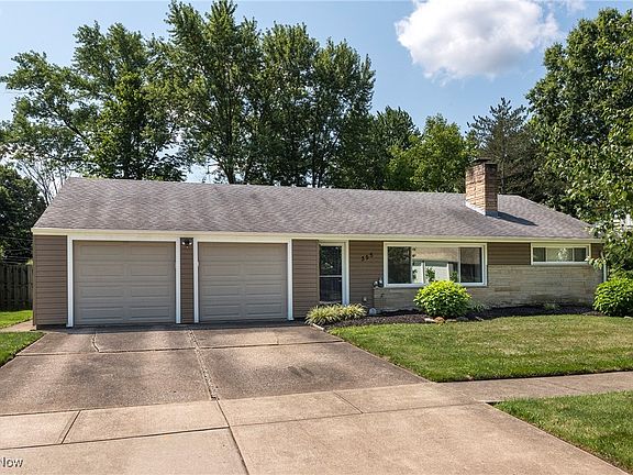 3rd image of 355 Anne Dr