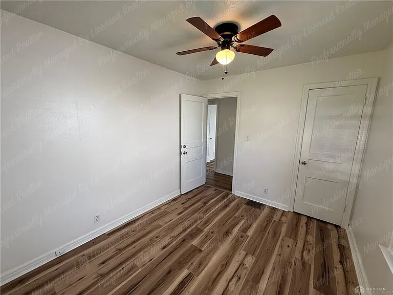 1261 Malden Ave — Photo 17