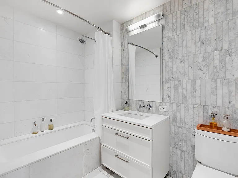 160 E 22nd St #6B — Photo 7