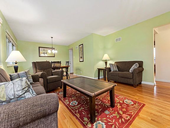 3rd image of 6115 Willow Bend Dr