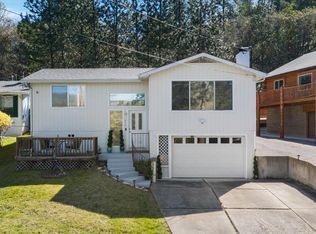 645 S 5th St, Jacksonville, OR