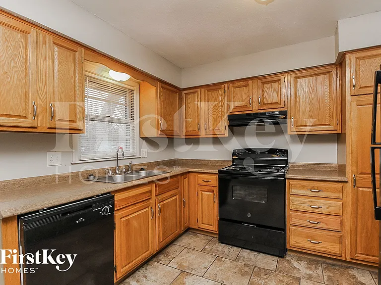 9214 Farley Ave — Photo 5