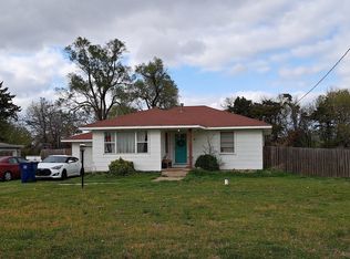 3206 W Macarthur Rd, Wichita, KS 67217