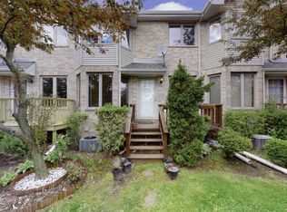 8322 W 95th St, Hickory Hills, IL 60457