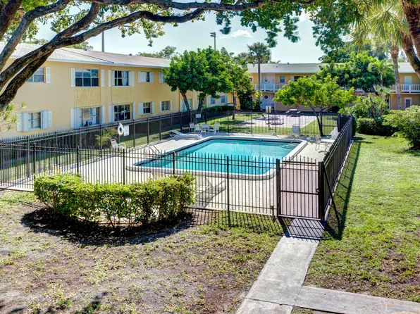 420 SE 2nd Ave #23, Deerfield Beach, FL 33441