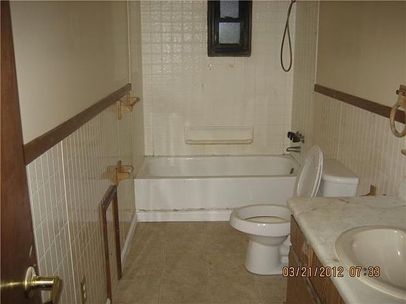 4th image of 4455 Helen Dr