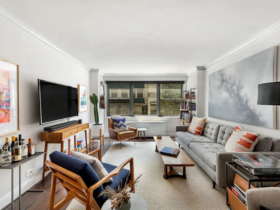 1st image of 10 W 15th St APT 215