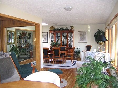 dining room overlooking reservoir