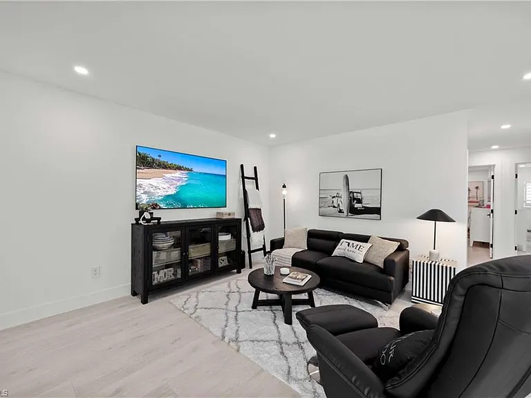 2100 Gulf Shore Blvd N #101 — Photo 14