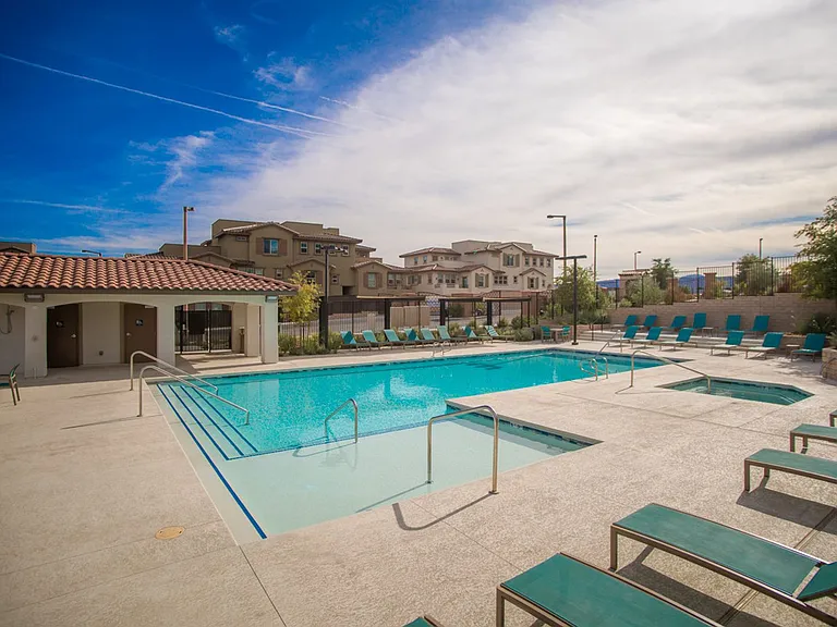 9 Alamere Falls Dr — Photo 37