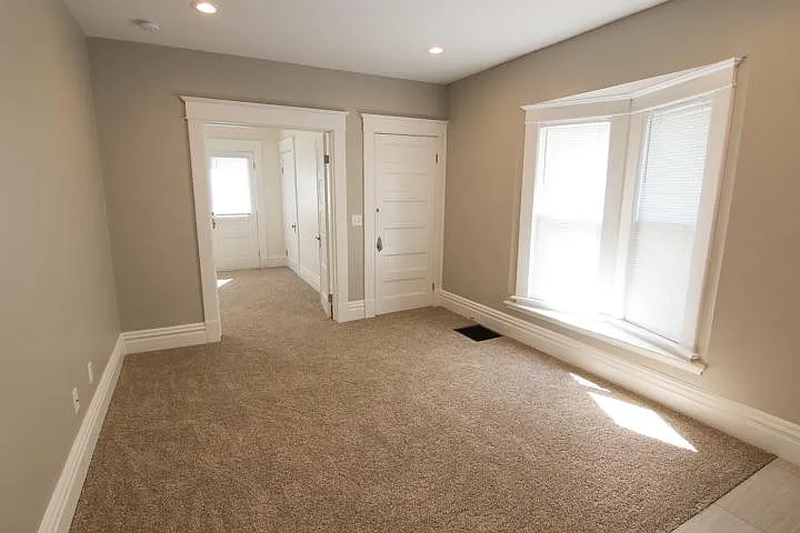 39 Dwight Ave SE — Photo 3