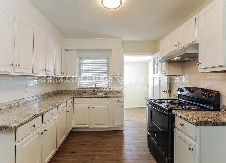 2629 Wood Dr NE — Photo 9