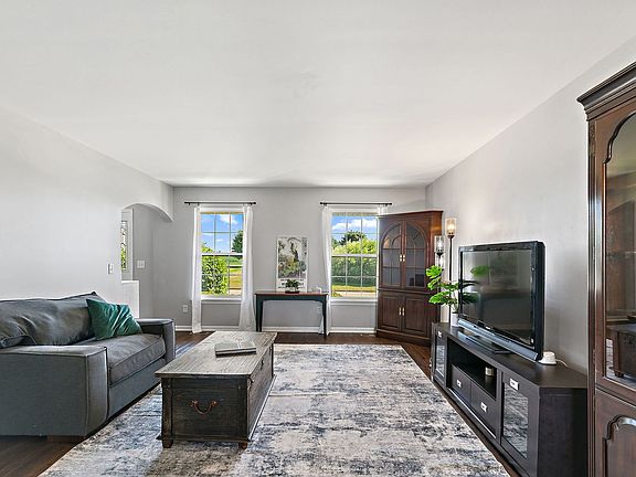 5th image of 813 Water Stone Way