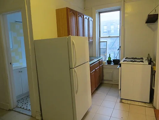 Rented by David W Realty Inc | media 4