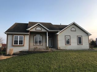520 Prairie Ridge Dr, Woodstock, IL 60098