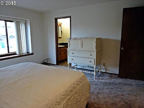 4th image of 17529 SE Paradise Dr
