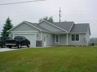 13742 Northmoor Dr, Cement City, MI 49233