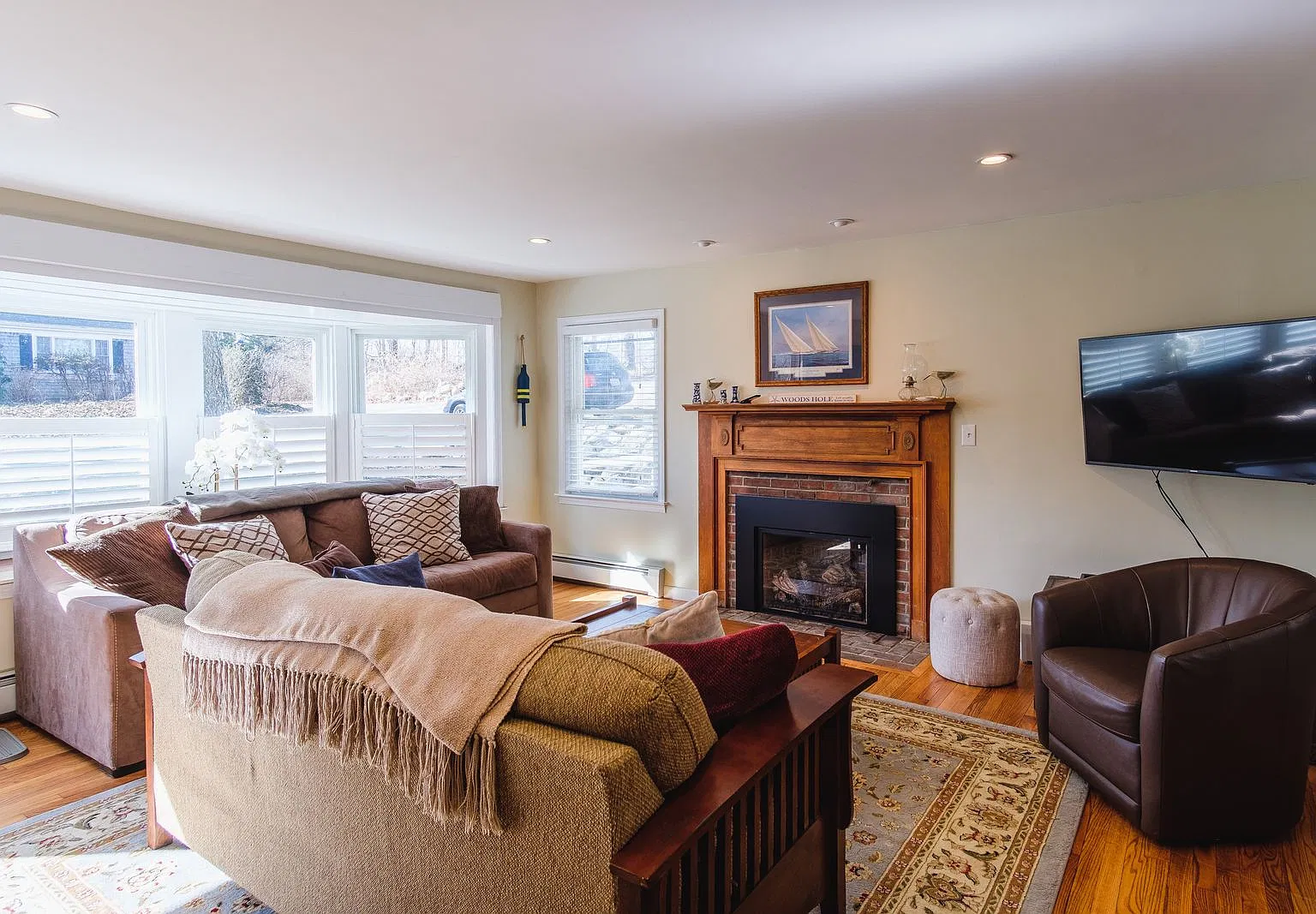 4 bed, 2.5 bath, 2500 sqft, $2,200 — Photo 4