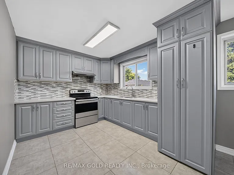 204 Taysham Cres #UPPER — Photo 6