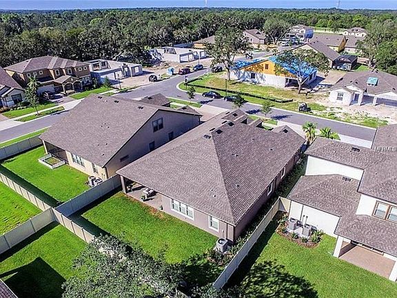 5th image of 10305 Scarlet Chase Dr