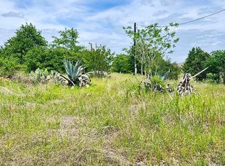 126 Wild Bird Loop, Smithville, TX 78957