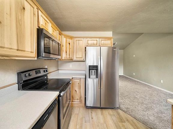 3rd image of 2323 Timbercrest Dr