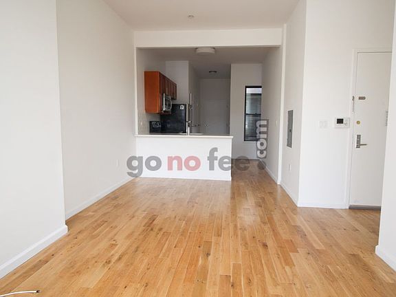 4th image of 229 W 121st St #2A