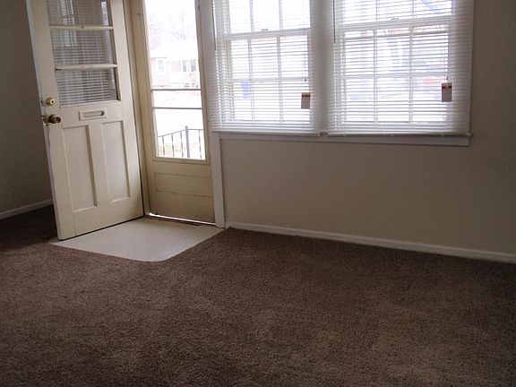 2nd image of 7 Lincoln Cir