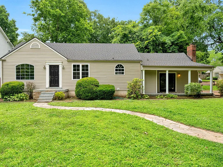 4007 Auburn Ln — Photo 1