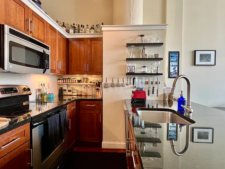 2429 Locust St #616 — Photo 3