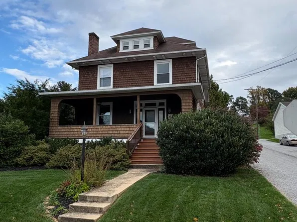 19 S Constitution Ave, New Freedom, PA 17349