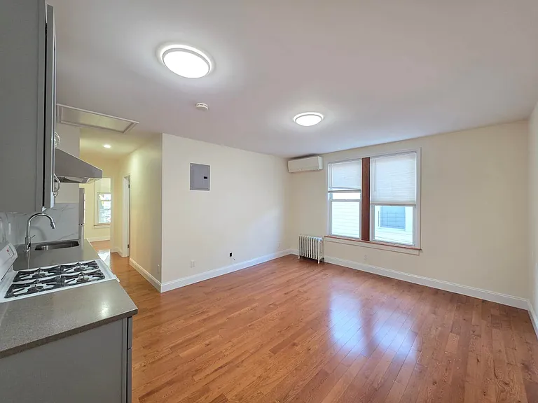 2237 E 24th St #2F — Photo 4
