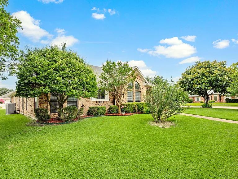 1802 Campbell Trl — Photo 4