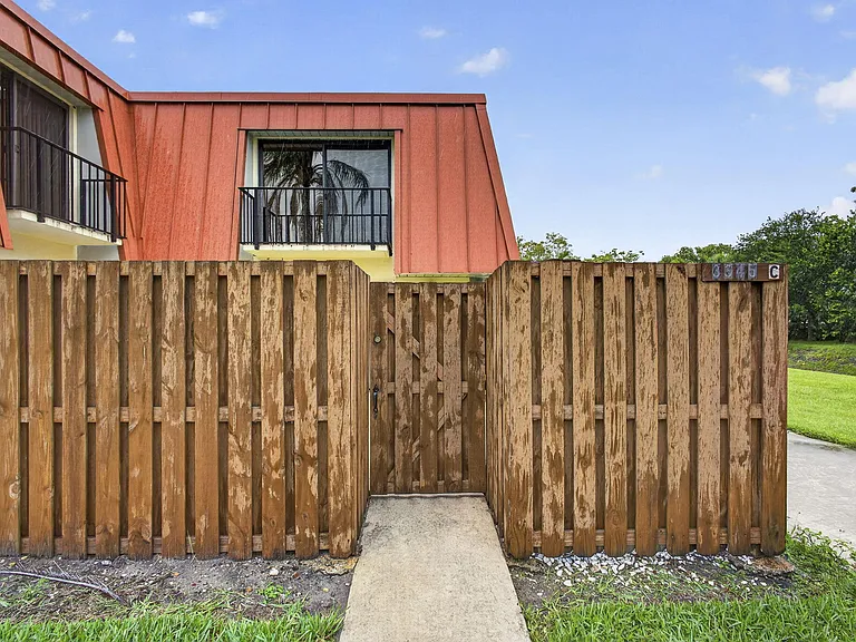 3345 Meridian Way N #C — Photo 3