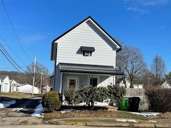 622 John St, Coshocton, OH 43812