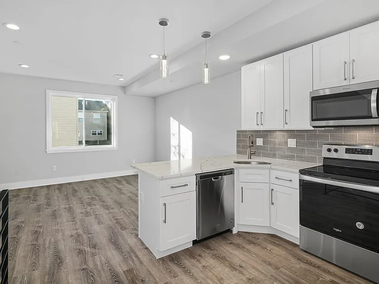 1302 N Marshall St #2 — Photo 11
