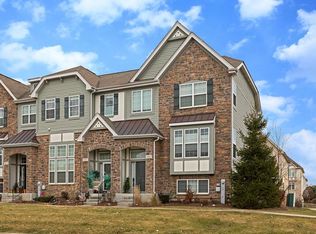 300 Bennett Dr, Carol Stream, IL 60188